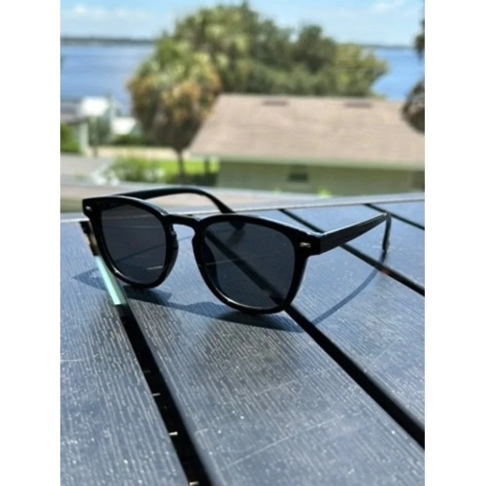 Black Square Frame Sunglasses with Keyhole Bridge and Dark Tinted Lenses